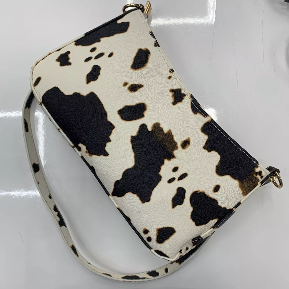 BAGUETTE SHOULDER BAG